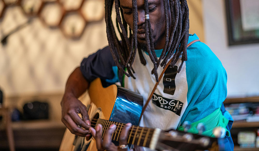 Composing chords with guitar